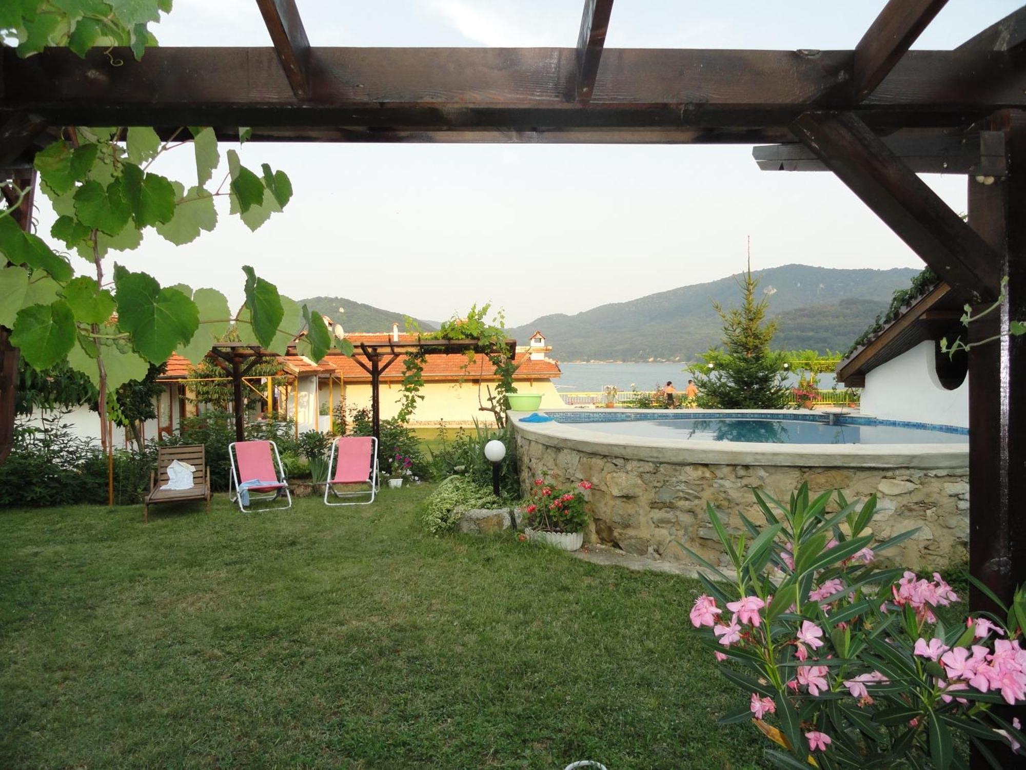 Family Hotel Belvedere Dŭlgopol Zewnętrze zdjęcie