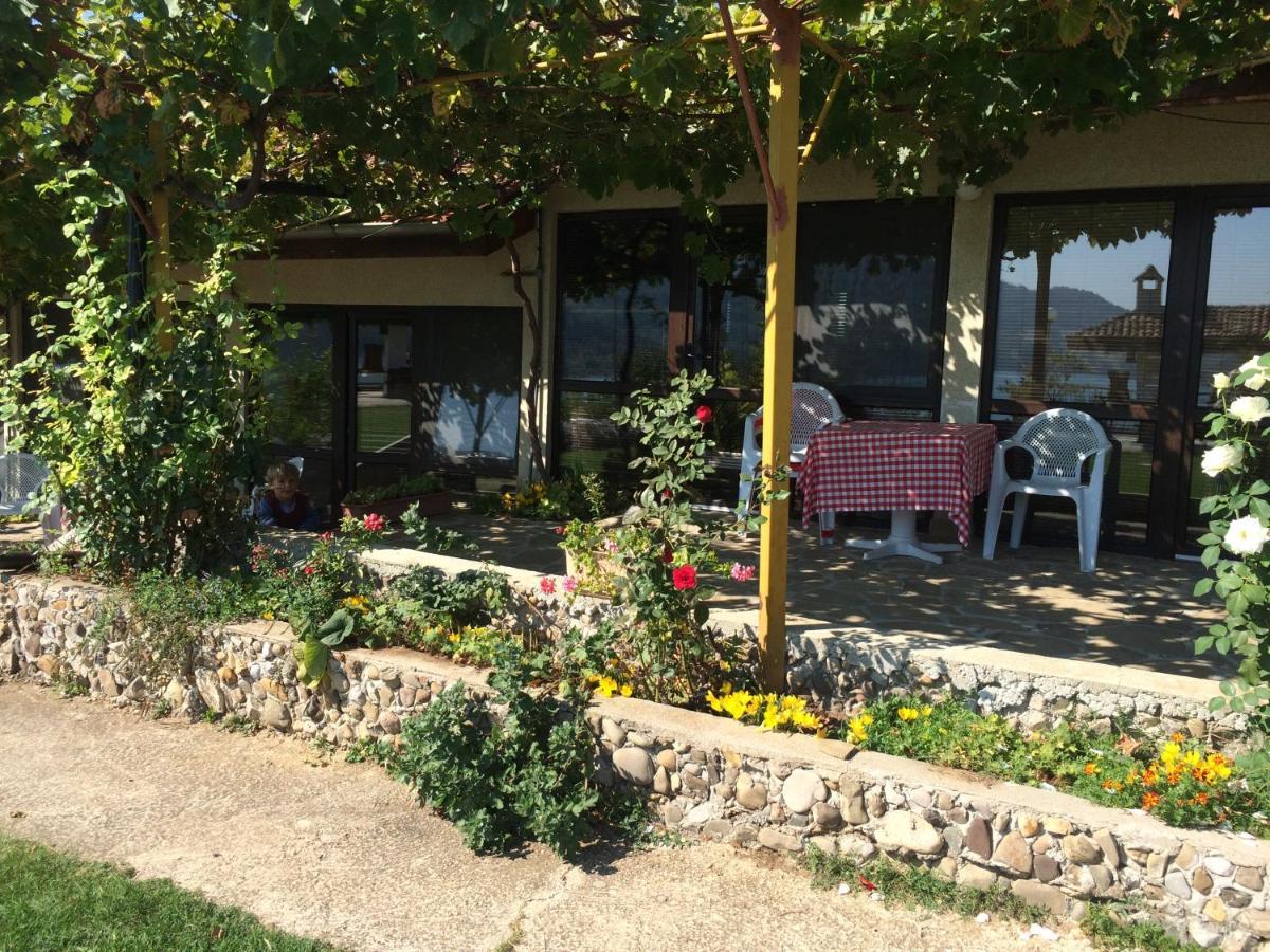 Family Hotel Belvedere Dŭlgopol Zewnętrze zdjęcie